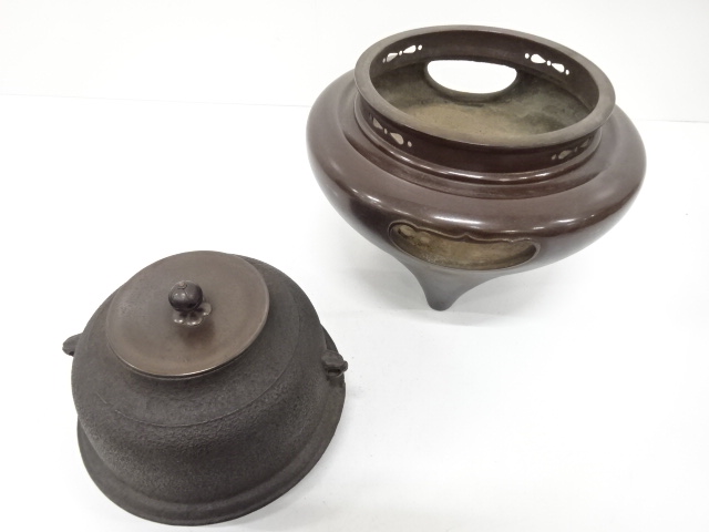  釜師　角谷莎村造　真形釜　風炉付(釜釻付)